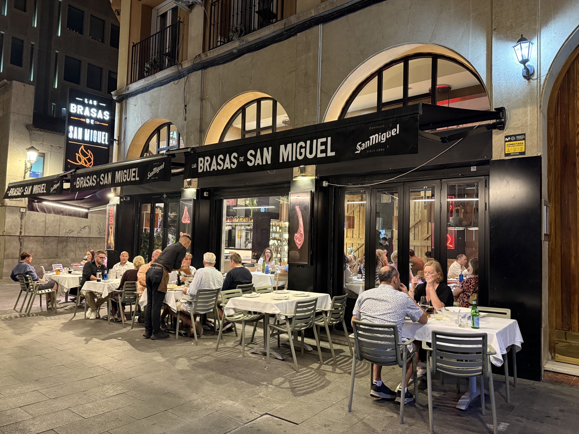 Aires Mediterranis · Ambient Nocturn del Barri